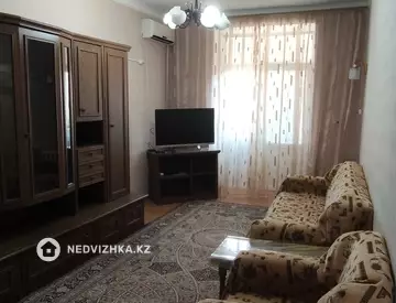 2-комнатная квартира, этаж 4 из 5, 55 м², посуточно
