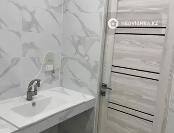 3-комнатная квартира, этаж 9 из 9, 69 м²