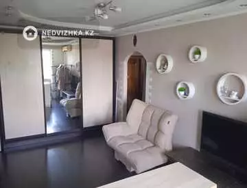 1-комнатная квартира, этаж 4 из 5, 37 м²