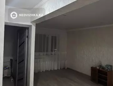 1-комнатная квартира, этаж 3 из 5, 30 м²