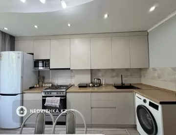 3-комнатная квартира, этаж 4 из 6, 69 м²