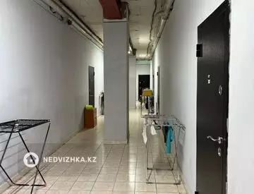 Здание, 6 этажей, 220 м²