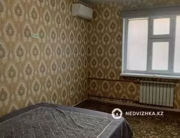 1-комнатная квартира, этаж 1 из 5, 36 м², по часам
