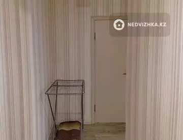 1-комнатная квартира, этаж 1 из 5, 36 м², по часам