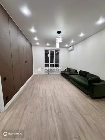 2-комнатная квартира, этаж 8 из 12, 47 м²