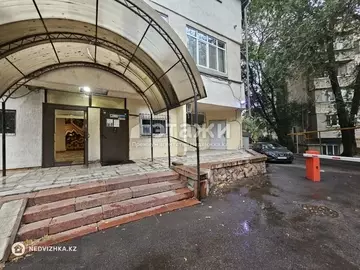 4-комнатная квартира, этаж 4 из 16, 83 м², на длительный срок