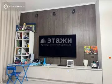 3-комнатная квартира, этаж 7 из 25, 100 м², на длительный срок