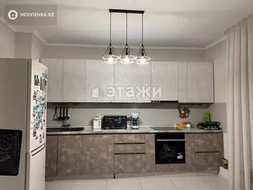 3-комнатная квартира, этаж 7 из 25, 100 м², на длительный срок
