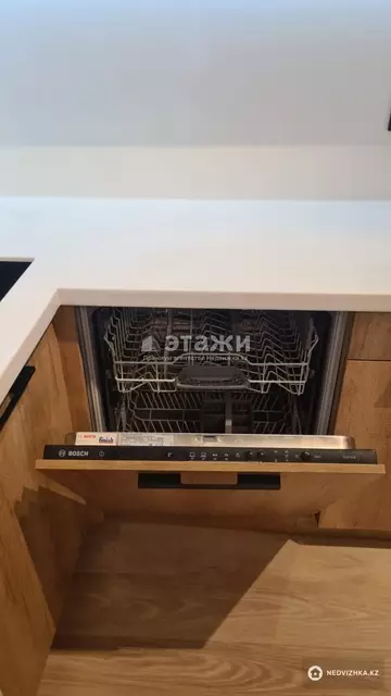 3-комнатная квартира, этаж 15 из 15, 115 м², на длительный срок