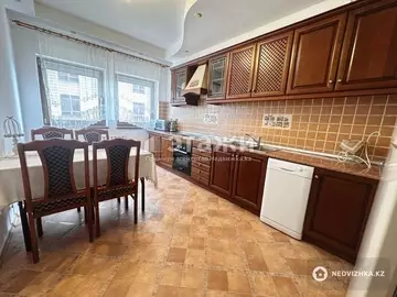 3-комнатная квартира, этаж 5 из 17, 115 м², на длительный срок