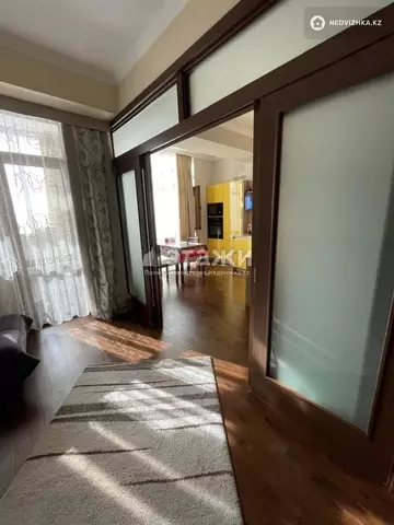 3-комнатная квартира, этаж 12 из 14, 70 м², на длительный срок