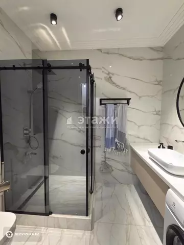 2-комнатная квартира, этаж 17 из 17, 66 м², на длительный срок