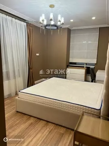 4-комнатная квартира, этаж 10 из 30, 160 м², на длительный срок