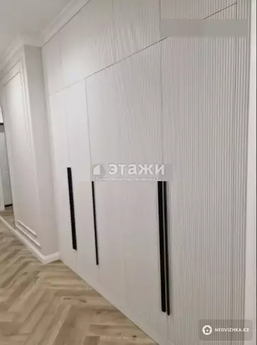 4-комнатная квартира, этаж 2 из 9, 120 м²