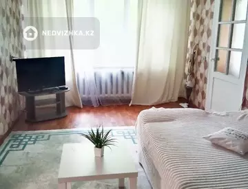 2-комнатная квартира, этаж 2 из 5, 45 м², посуточно