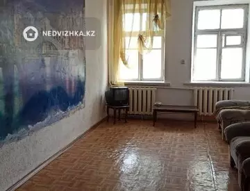 2-комнатная квартира, этаж 2 из 2, 45 м²