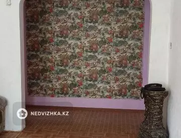 2-комнатная квартира, этаж 2 из 2, 45 м²