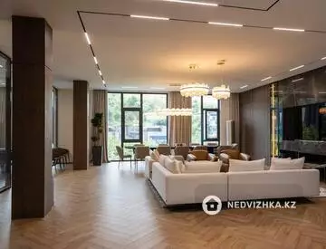 5-комнатная квартира, этаж 1 из 3, 650 м²