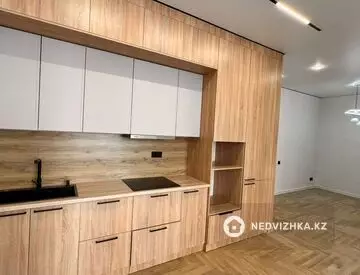 2-комнатная квартира, этаж 7 из 13, 63 м²