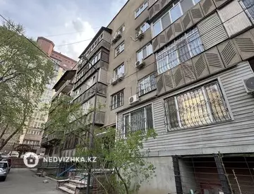 3-комнатная квартира, этаж 1 из 5, 72 м²