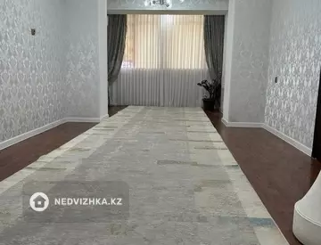 4-комнатная квартира, этаж 4 из 5, 123 м²