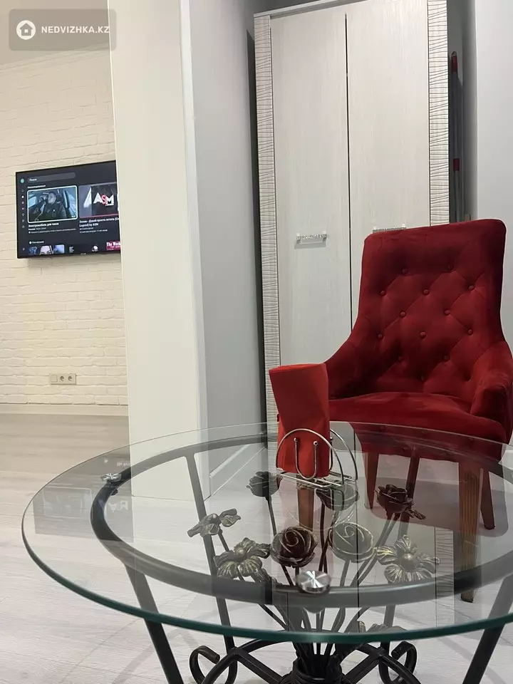 37 м², 1-комнатная квартира, этаж 8 из 17, 37 м², посуточно, изображение - 1