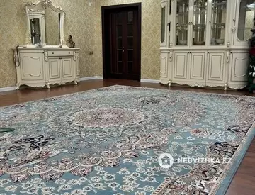 4-комнатная квартира, этаж 4 из 5, 123 м²