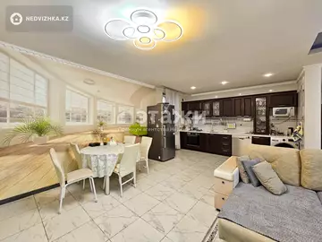 5-комнатный дом, 4 соток, 300 м²