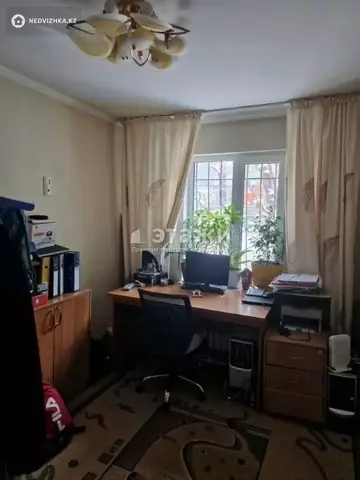 2-комнатная квартира, этаж 1 из 5, 42 м²