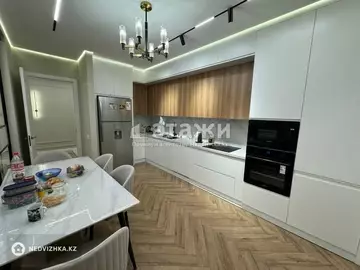 4-комнатная квартира, этаж 7 из 16, 123 м²