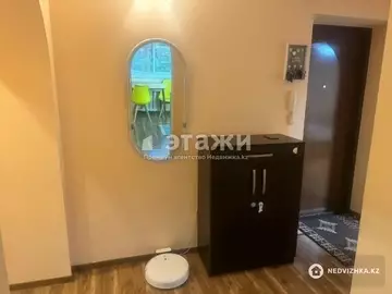 2-комнатная квартира, этаж 4 из 5, 52 м²