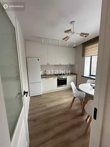 2-комнатная квартира, этаж 3 из 5, 54 м², на длительный срок