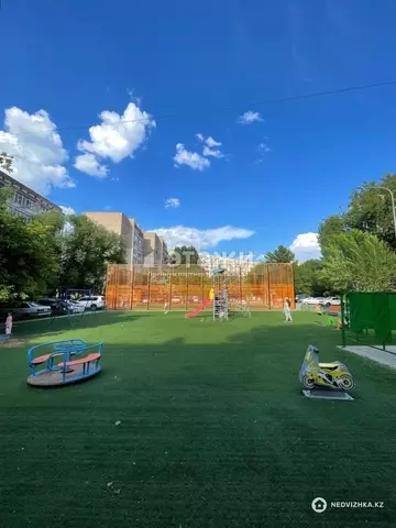 2-комнатная квартира, этаж 4 из 6, 51 м²
