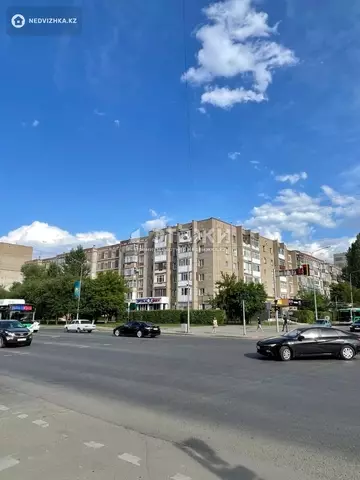 2-комнатная квартира, этаж 4 из 6, 51 м²
