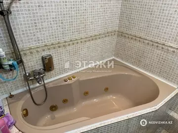 3-комнатная квартира, этаж 4 из 5, 60 м²