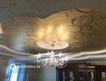 7-комнатный дом, 10 соток, 280 м²