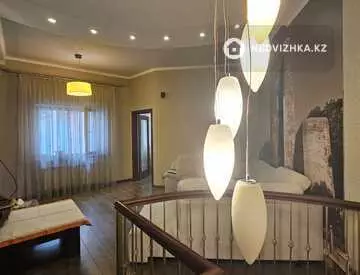 3-комнатная квартира, этаж 1 из 3, 112 м²