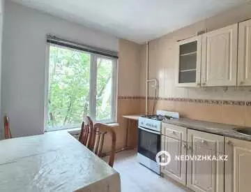 3-комнатная квартира, этаж 2 из 5, 64 м²