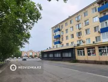 3-комнатная квартира, этаж 2 из 5, 64 м²