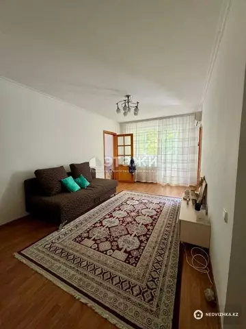 2-комнатная квартира, этаж 3 из 5, 42 м²