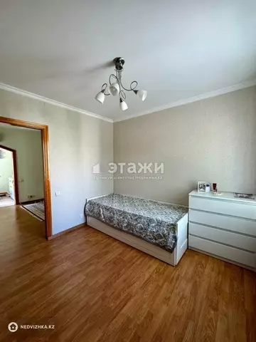 2-комнатная квартира, этаж 3 из 5, 42 м²