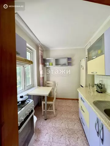 2-комнатная квартира, этаж 3 из 5, 42 м²