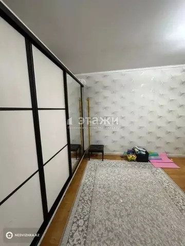 3-комнатная квартира, этаж 2 из 4, 74 м²