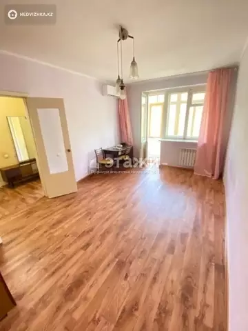 1-комнатная квартира, этаж 4 из 5, 33 м²