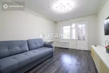 3-комнатная квартира, этаж 4 из 6, 61 м²