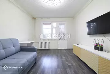 3-комнатная квартира, этаж 4 из 6, 61 м²