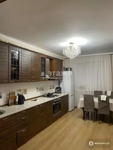 3-комнатная квартира, этаж 4 из 14, 87 м²