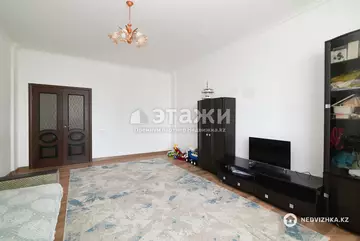 3-комнатная квартира, этаж 8 из 24, 114 м²