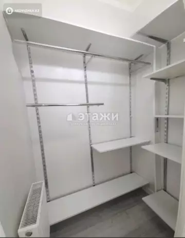 3-комнатная квартира, этаж 25 из 37, 90 м²
