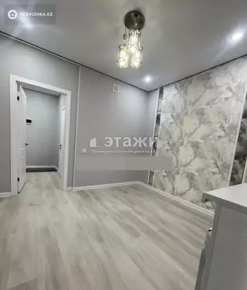 2-комнатная квартира, этаж 8 из 9, 40 м²